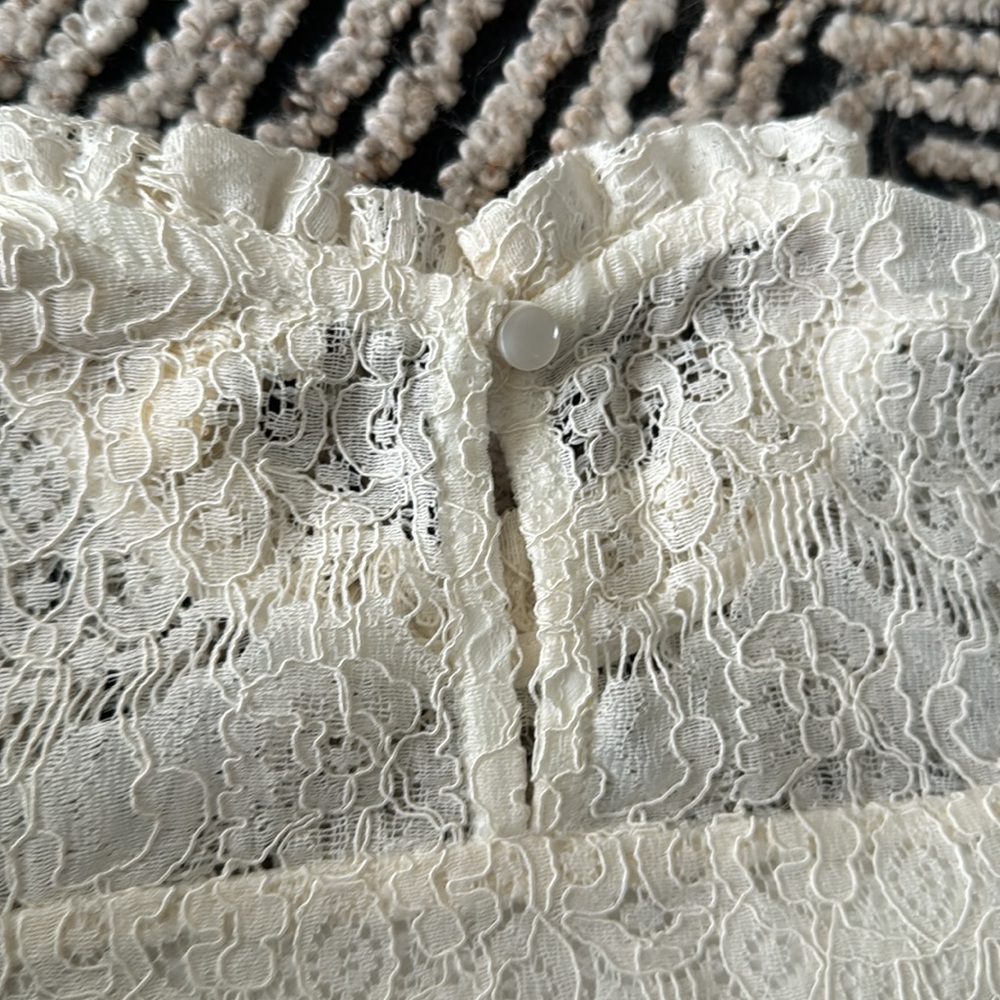 *2 for $30* Gorgeous lace top, girls sz L, like new - Picture 3 of 6